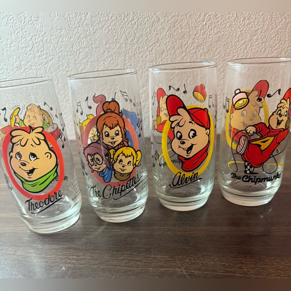 Set of 4 Alvin & The Chipmunks & Chipettes 1985 Hardees Drinking Glasses Vintage